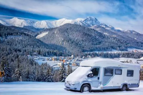 Can You Live In An RV In The Winter?